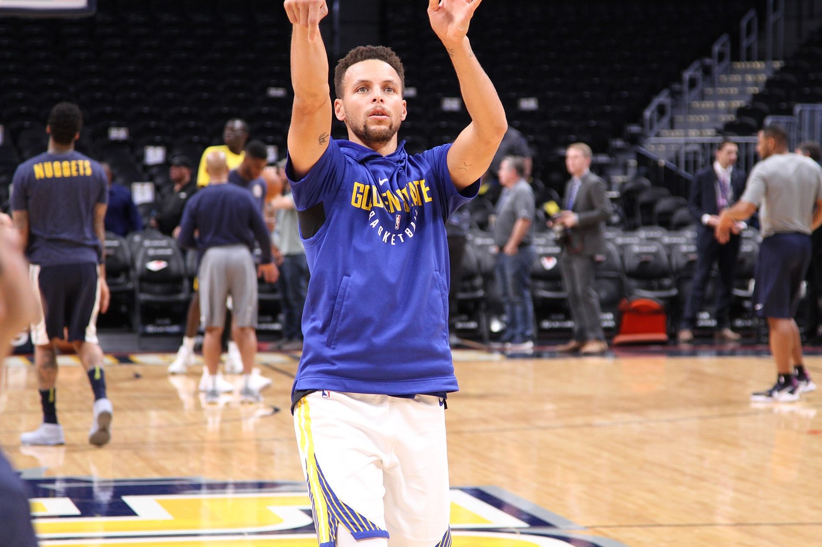 Stephen Curry shooting during warm ups